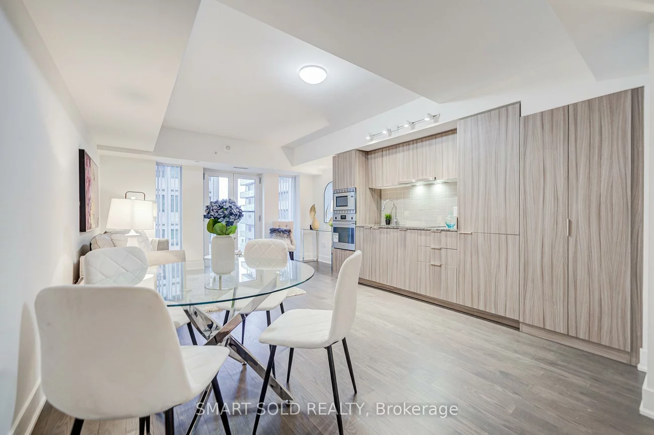 955, Bay, Bay Street Corridor, Toronto