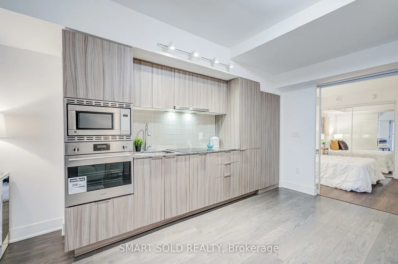 955, Bay, Bay Street Corridor, Toronto