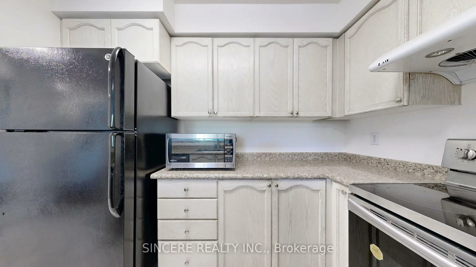 39, Pemberton, Newtonbrook East, Toronto