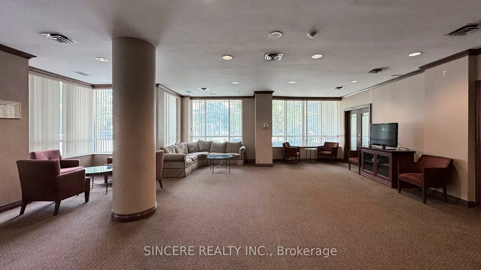 39, Pemberton, Newtonbrook East, Toronto