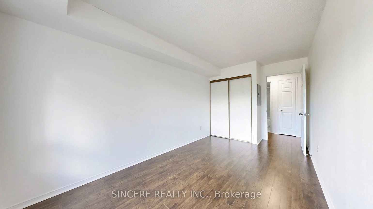 39, Pemberton, Newtonbrook East, Toronto