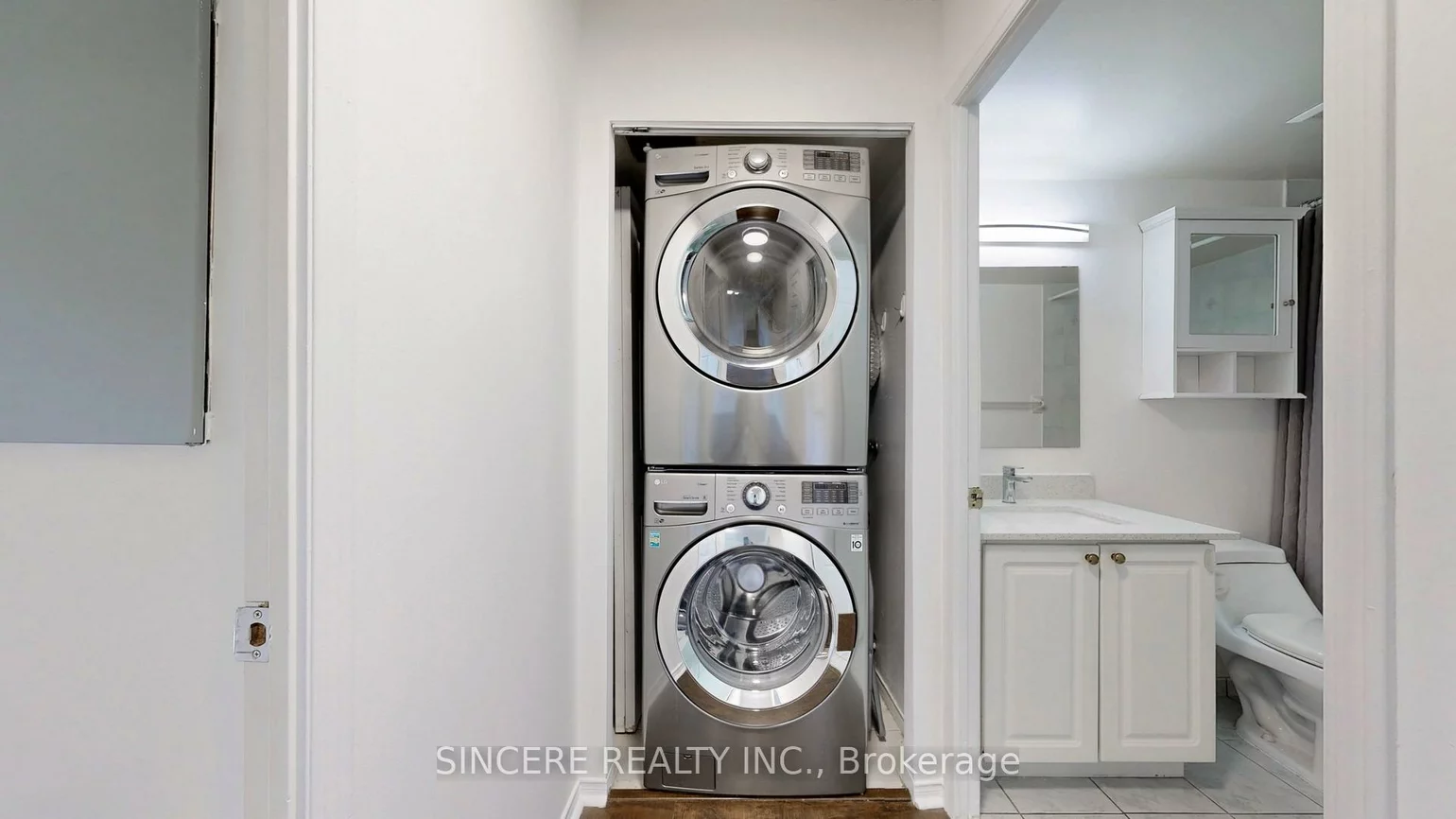 39, Pemberton, Newtonbrook East, Toronto