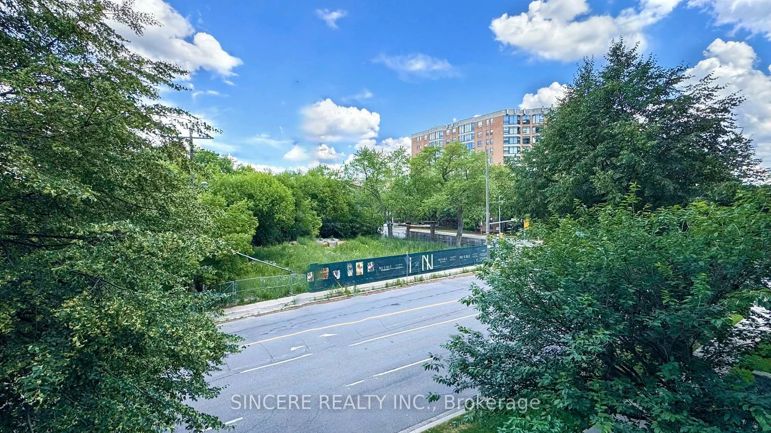 39, Pemberton, Newtonbrook East, Toronto