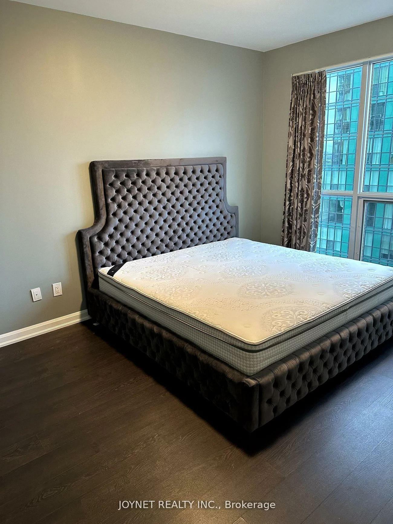 9, Bogert, Lansing-Westgate, Toronto