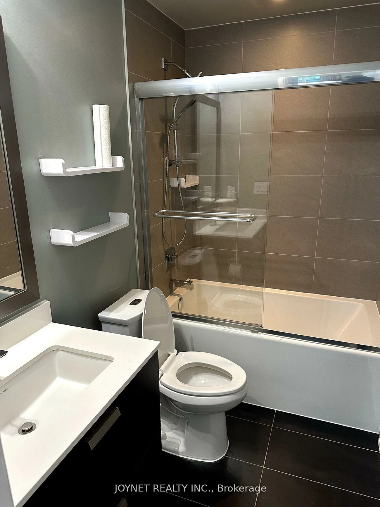 9, Bogert, Lansing-Westgate, Toronto