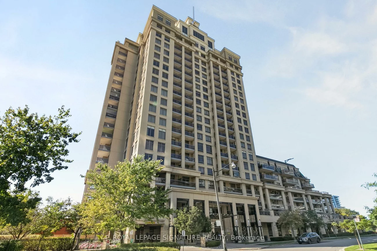 18, Kenaston, Bayview Village, Toronto