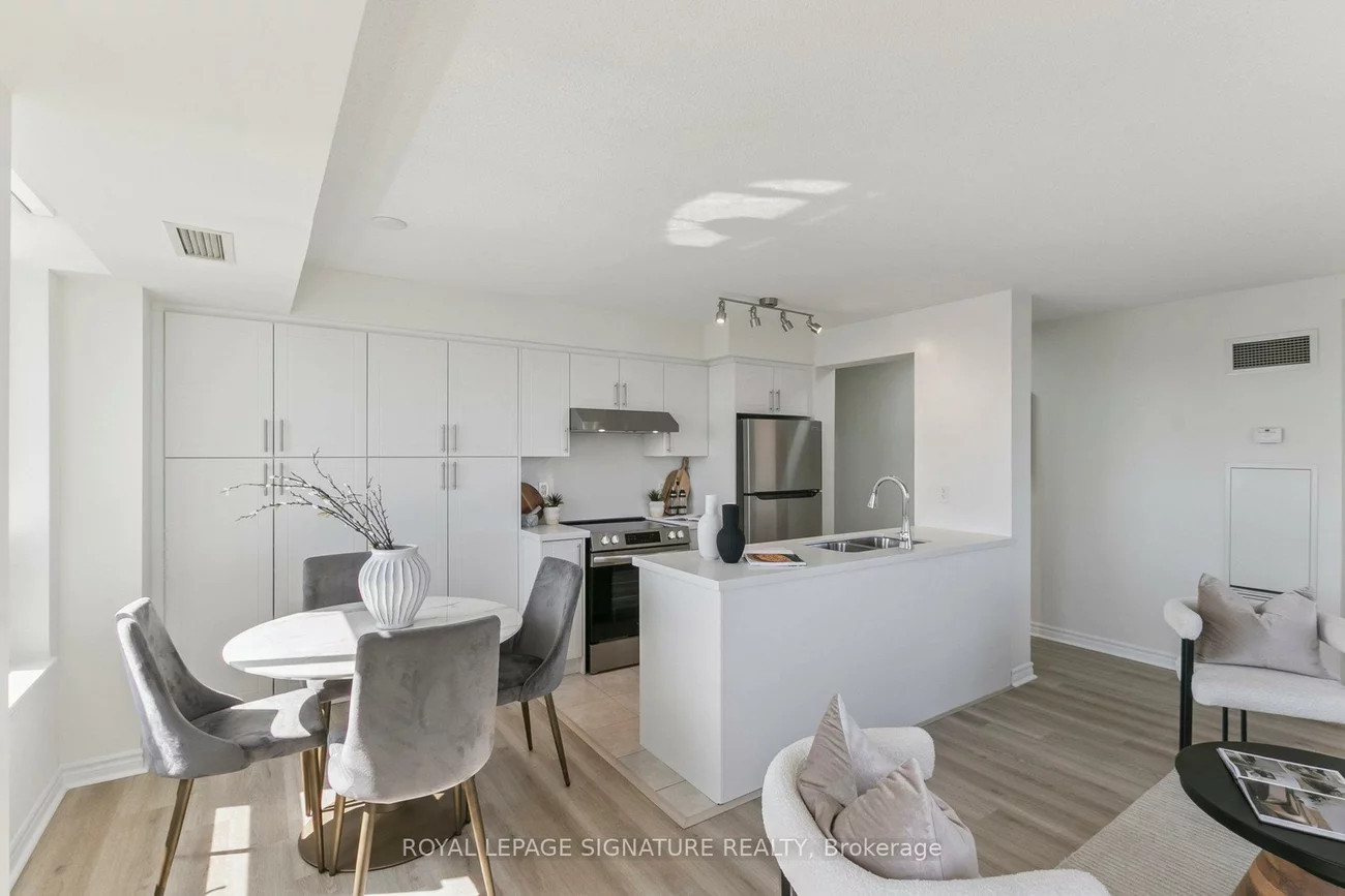 18, Kenaston, Bayview Village, Toronto