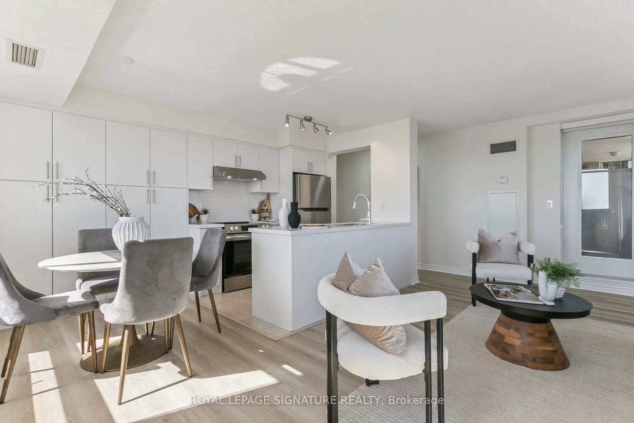 18, Kenaston, Bayview Village, Toronto