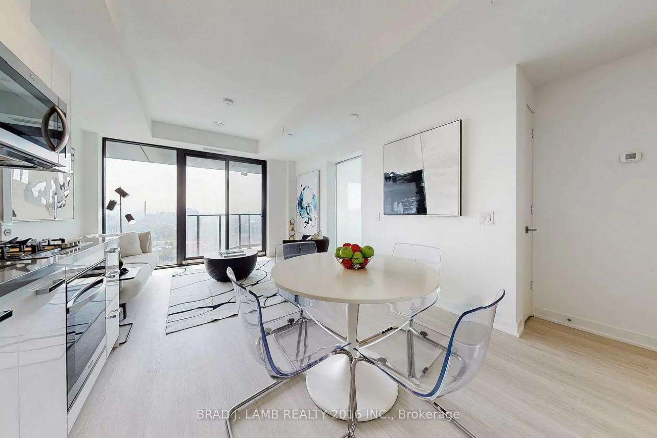 195, McCaul, Kensington-Chinatown, Toronto