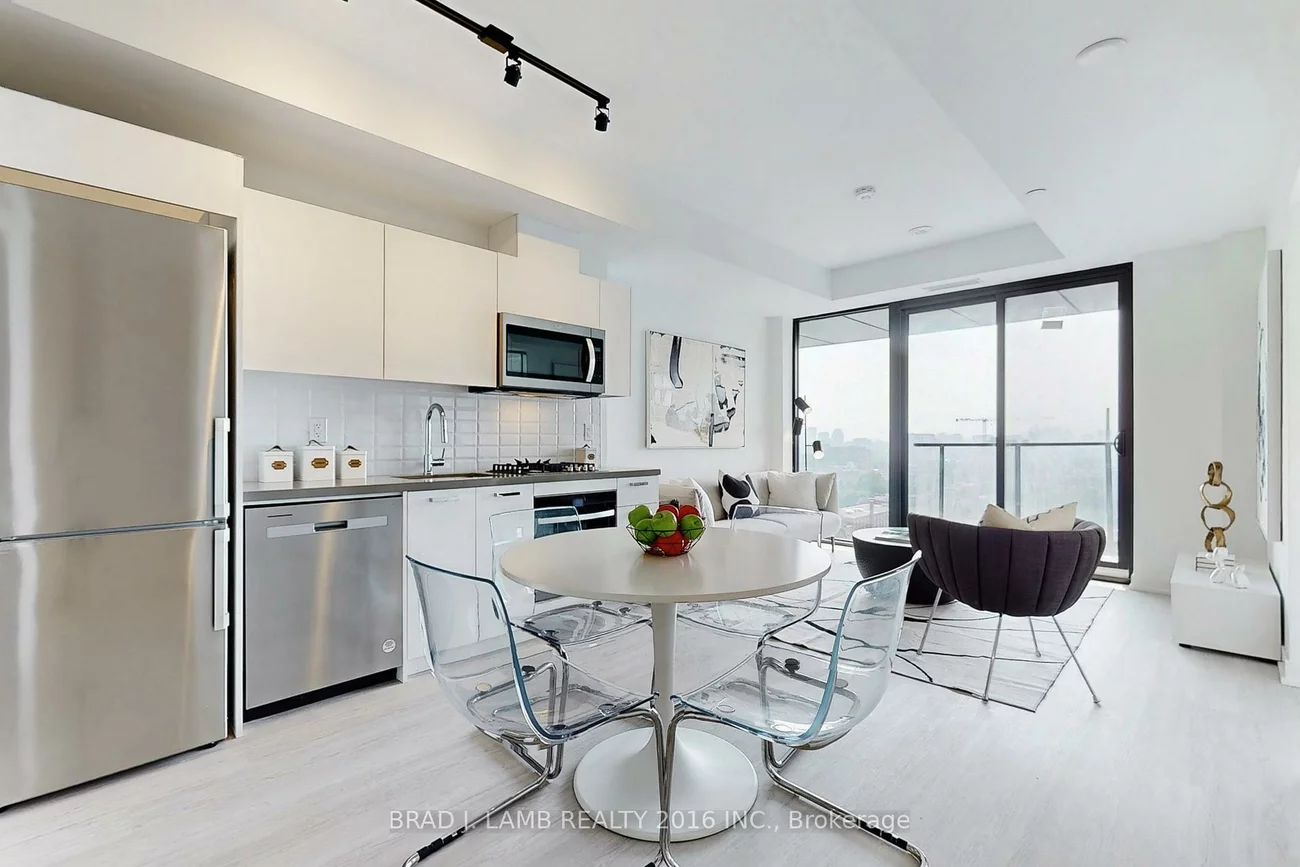 195, McCaul, Kensington-Chinatown, Toronto