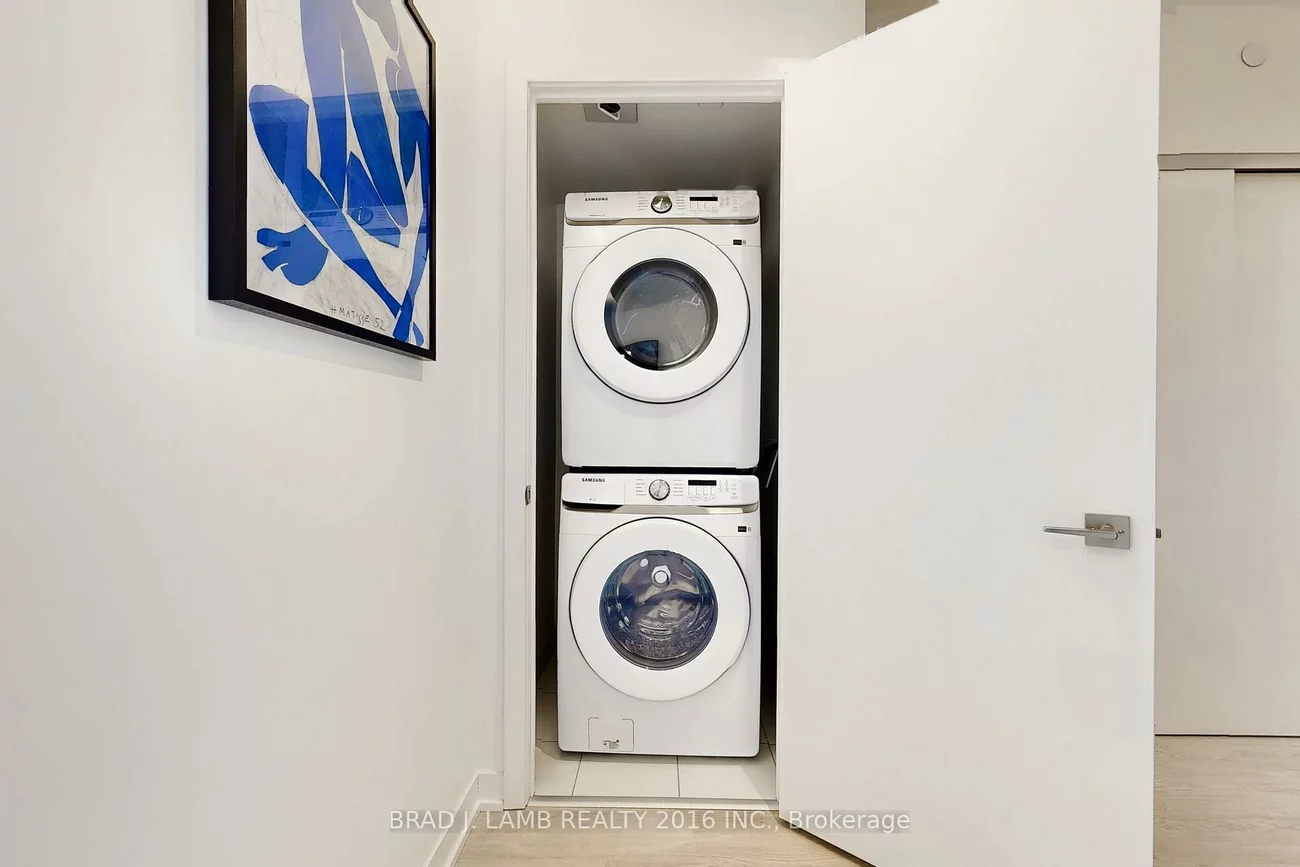 195, McCaul, Kensington-Chinatown, Toronto