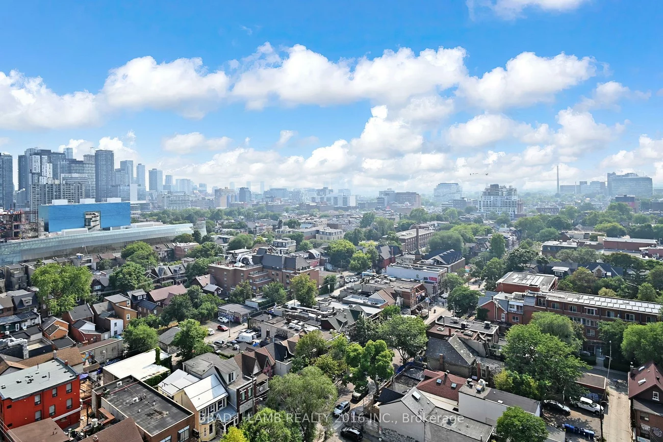 195, McCaul, Kensington-Chinatown, Toronto