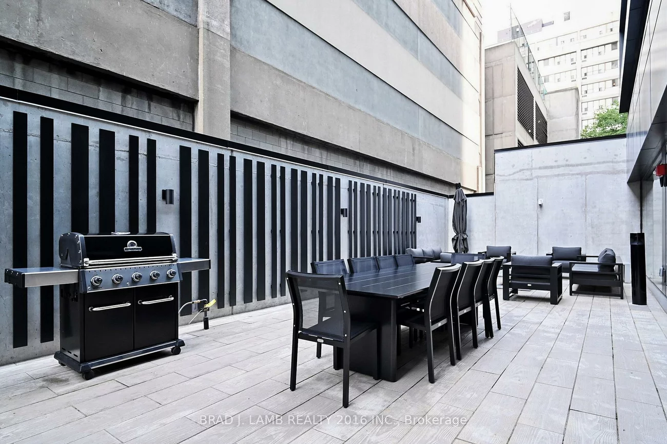 195, McCaul, Kensington-Chinatown, Toronto