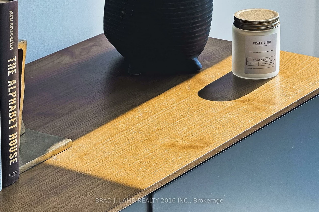 195, McCaul, Kensington-Chinatown, Toronto