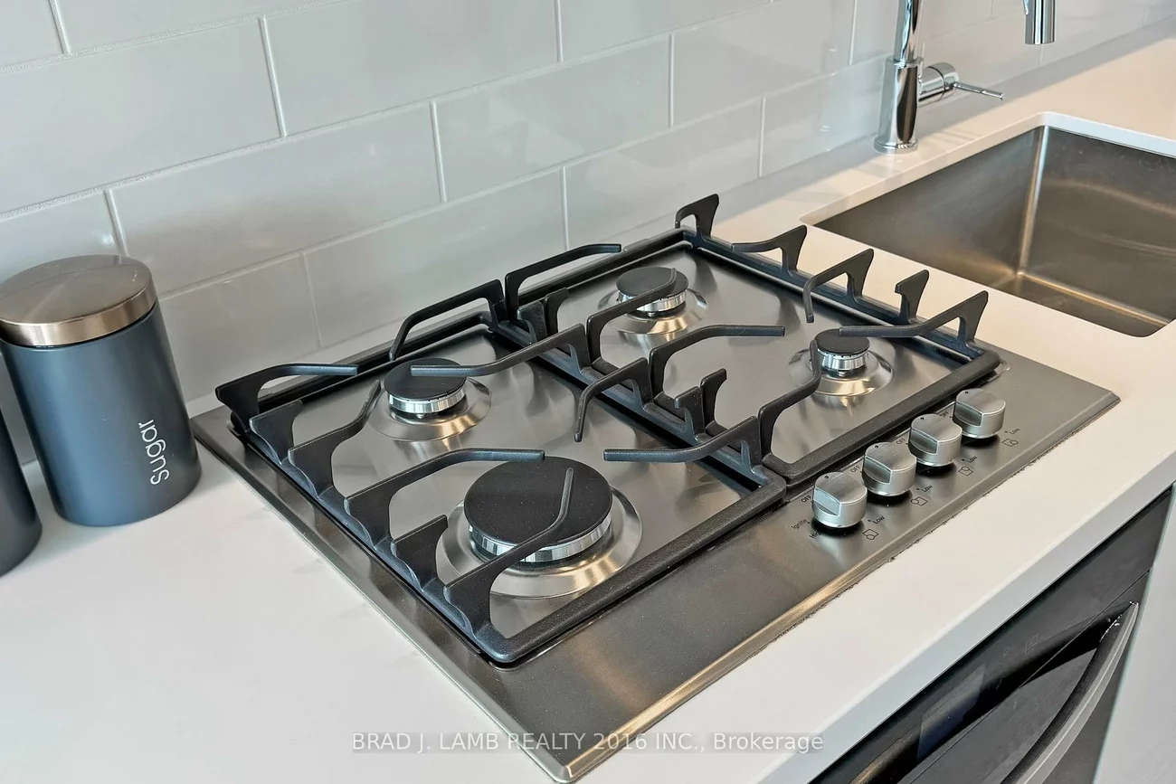 195, McCaul, Kensington-Chinatown, Toronto