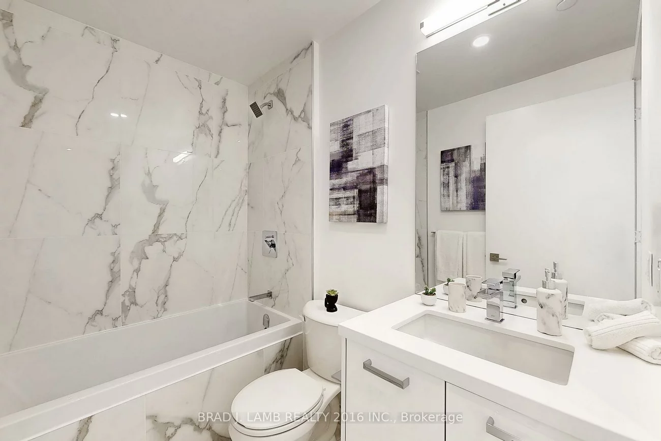 195, McCaul, Kensington-Chinatown, Toronto