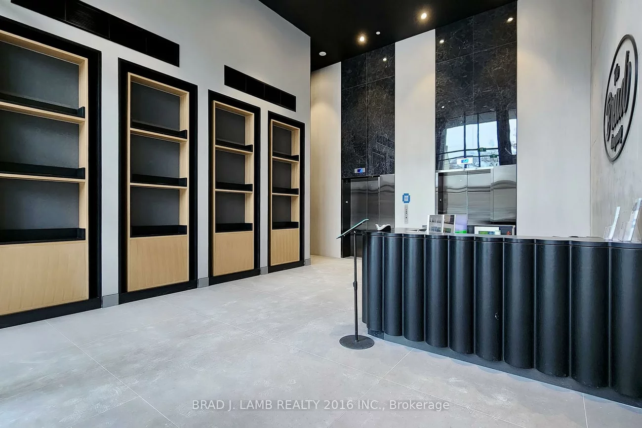 195, McCaul, Kensington-Chinatown, Toronto