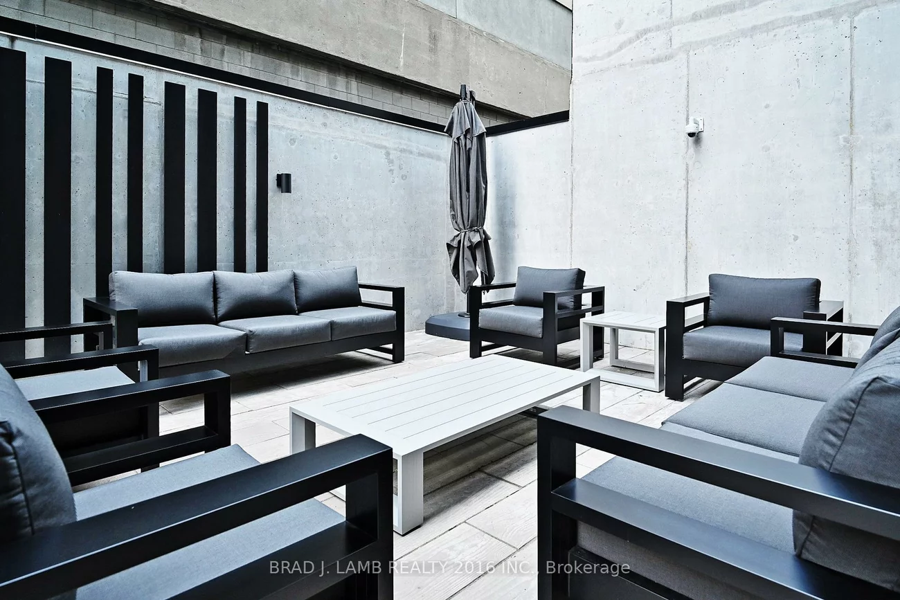 195, McCaul, Kensington-Chinatown, Toronto