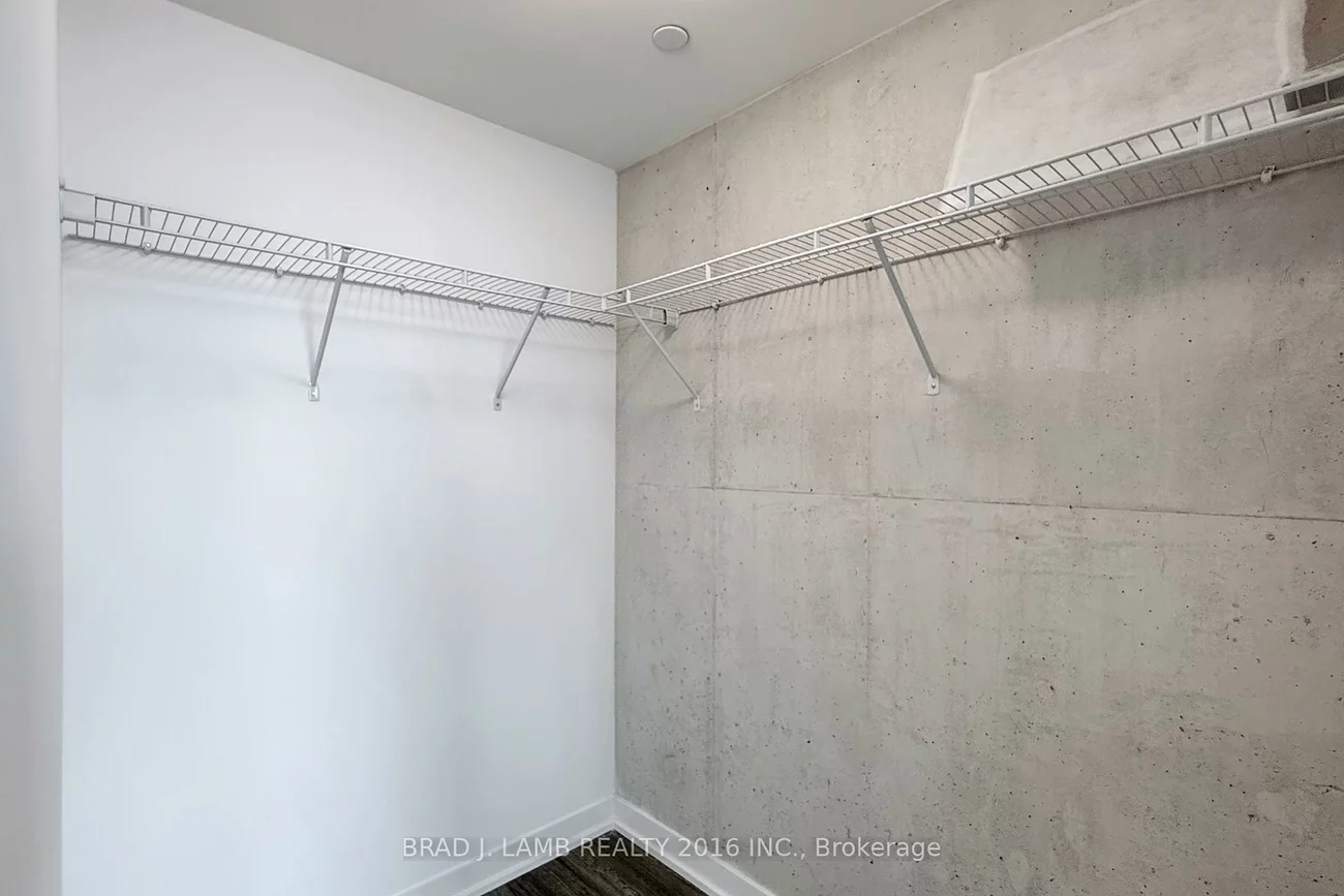 195, McCaul, Kensington-Chinatown, Toronto