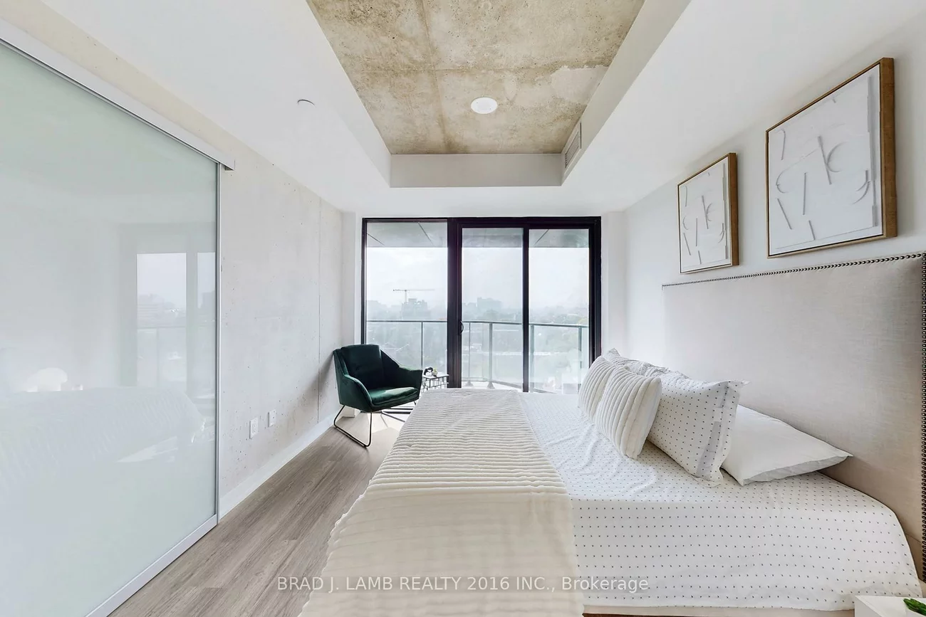 195, McCaul, Kensington-Chinatown, Toronto