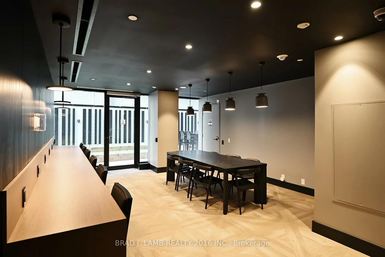 195, McCaul, Kensington-Chinatown, Toronto