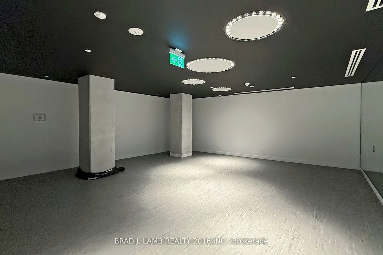 195, McCaul, Kensington-Chinatown, Toronto