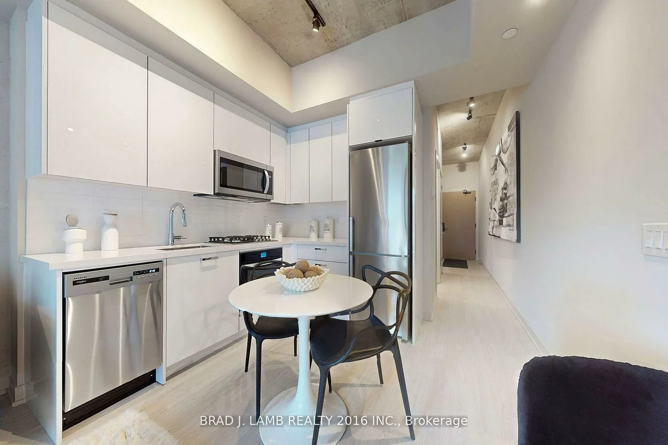 195, McCaul, Kensington-Chinatown, Toronto