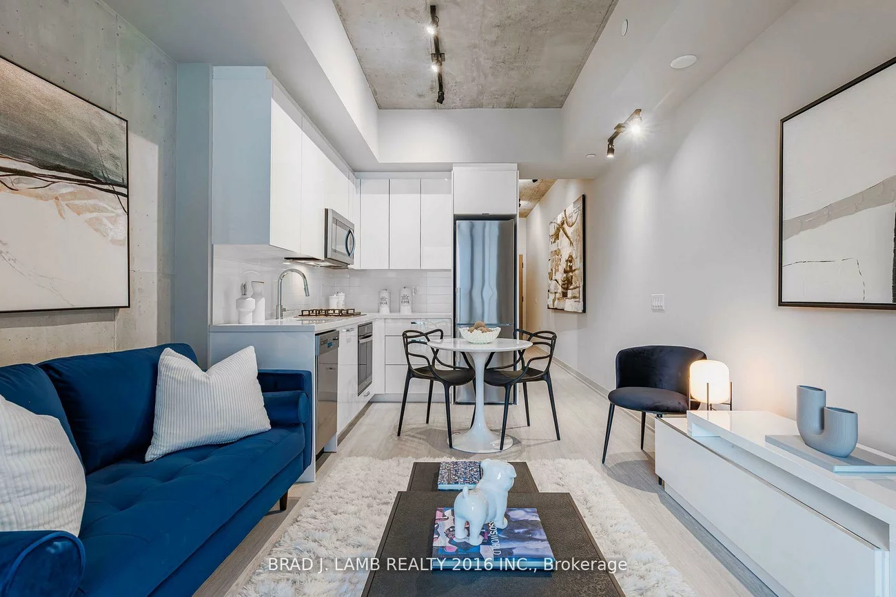 195, McCaul, Kensington-Chinatown, Toronto