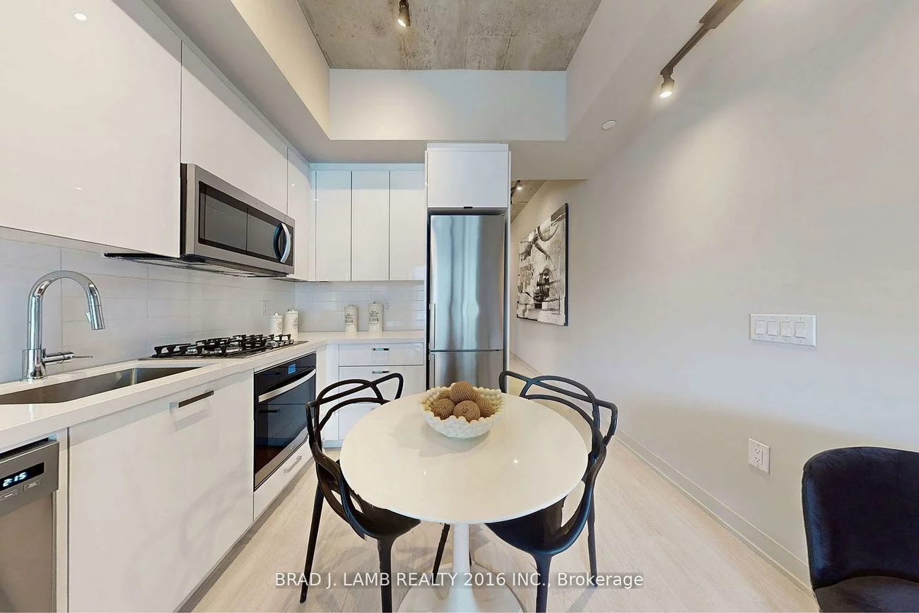 195, McCaul, Kensington-Chinatown, Toronto