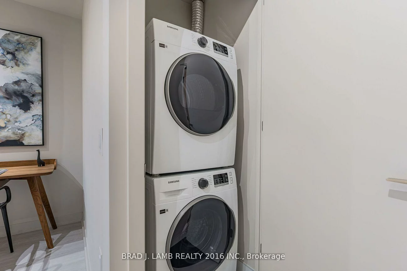 195, McCaul, Kensington-Chinatown, Toronto