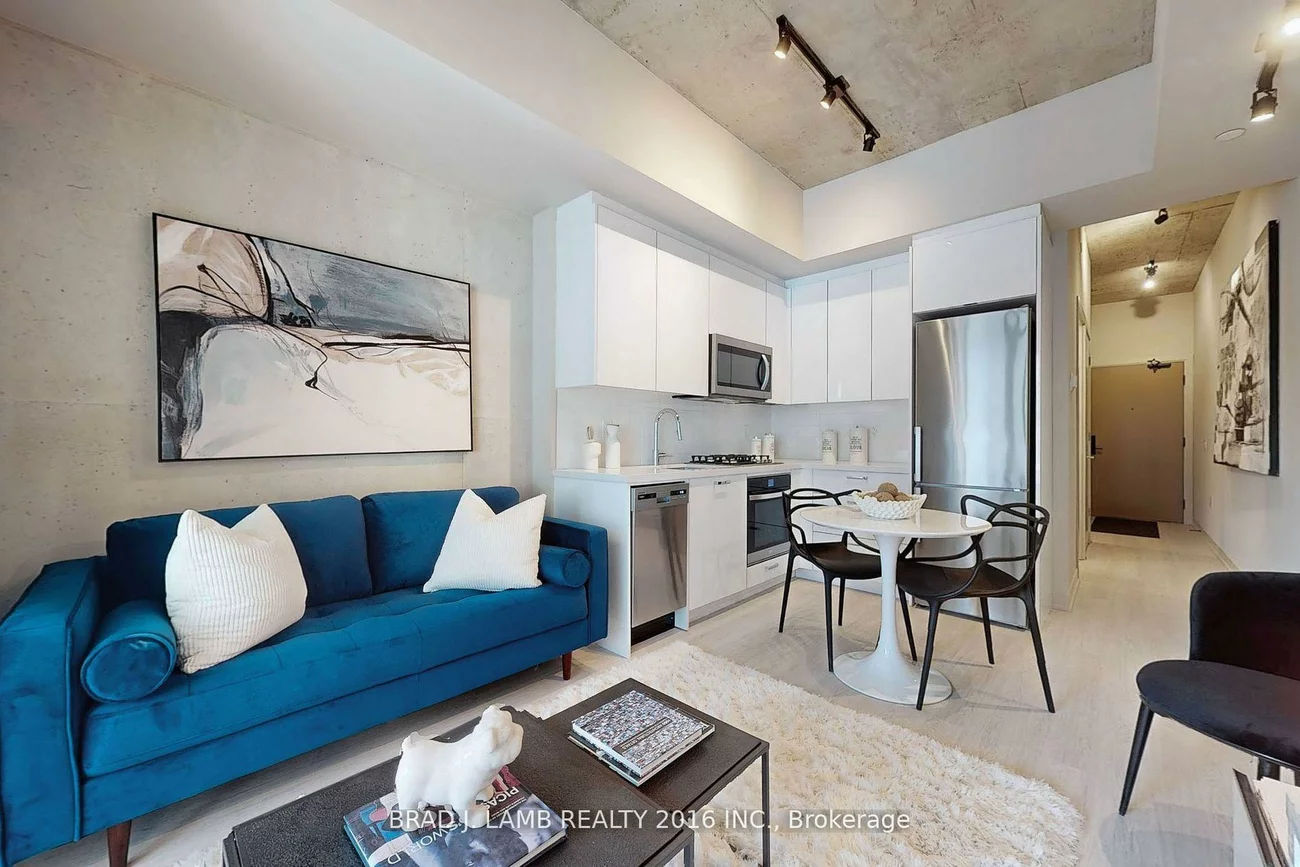 195, McCaul, Kensington-Chinatown, Toronto