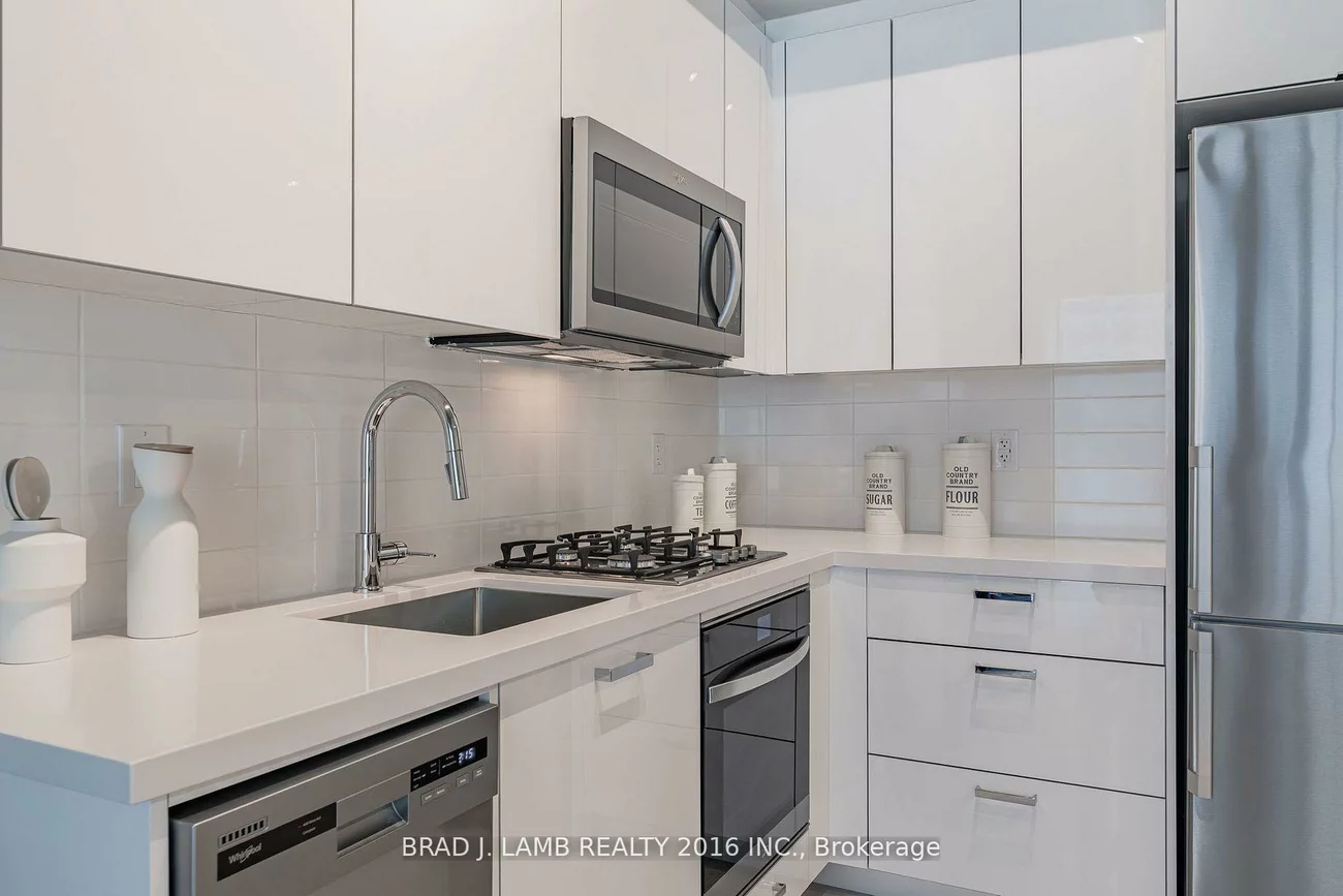 195, McCaul, Kensington-Chinatown, Toronto