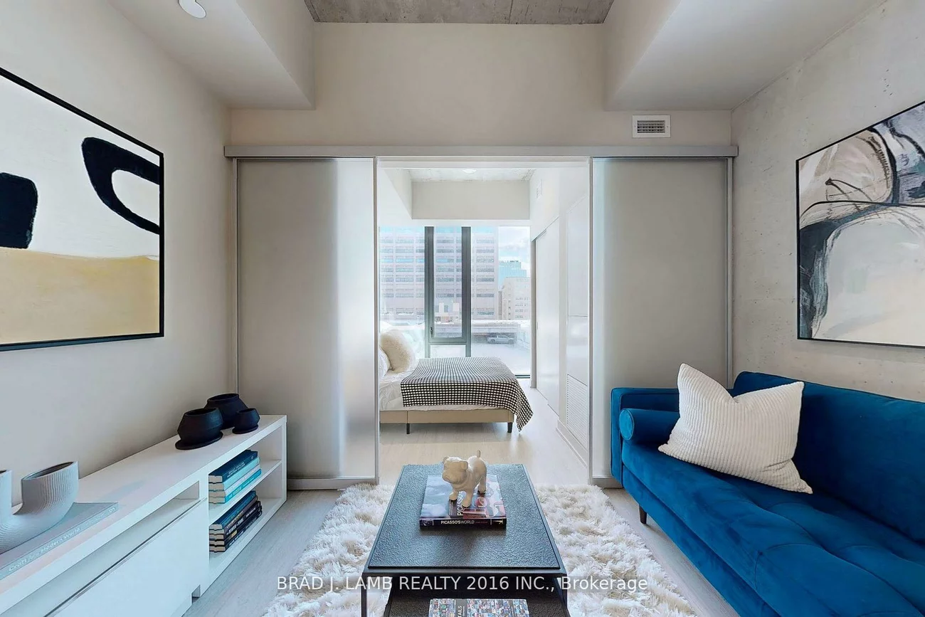 195, McCaul, Kensington-Chinatown, Toronto