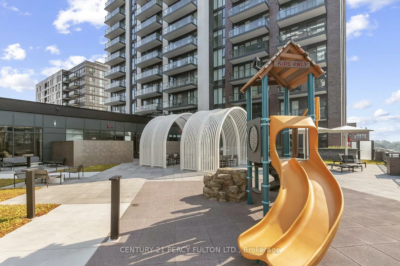 130, River, Regent Park, Toronto