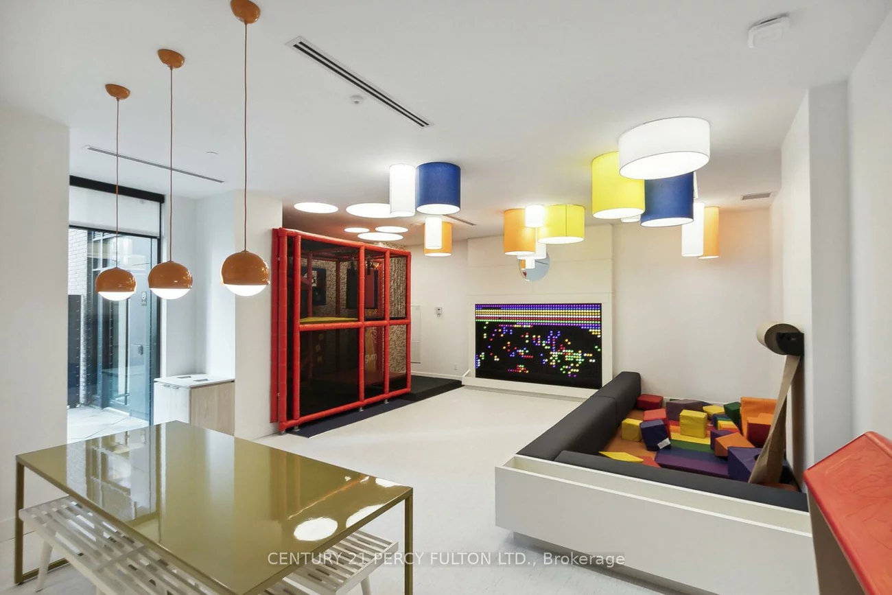 130, River, Regent Park, Toronto