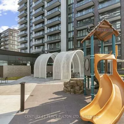 130, River, Regent Park, Toronto