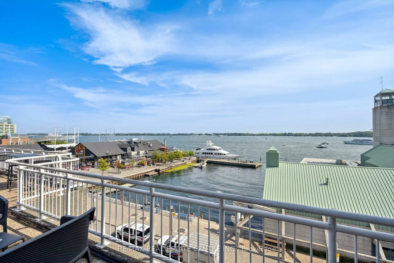 251, Queens, Waterfront Communities C1, Toronto