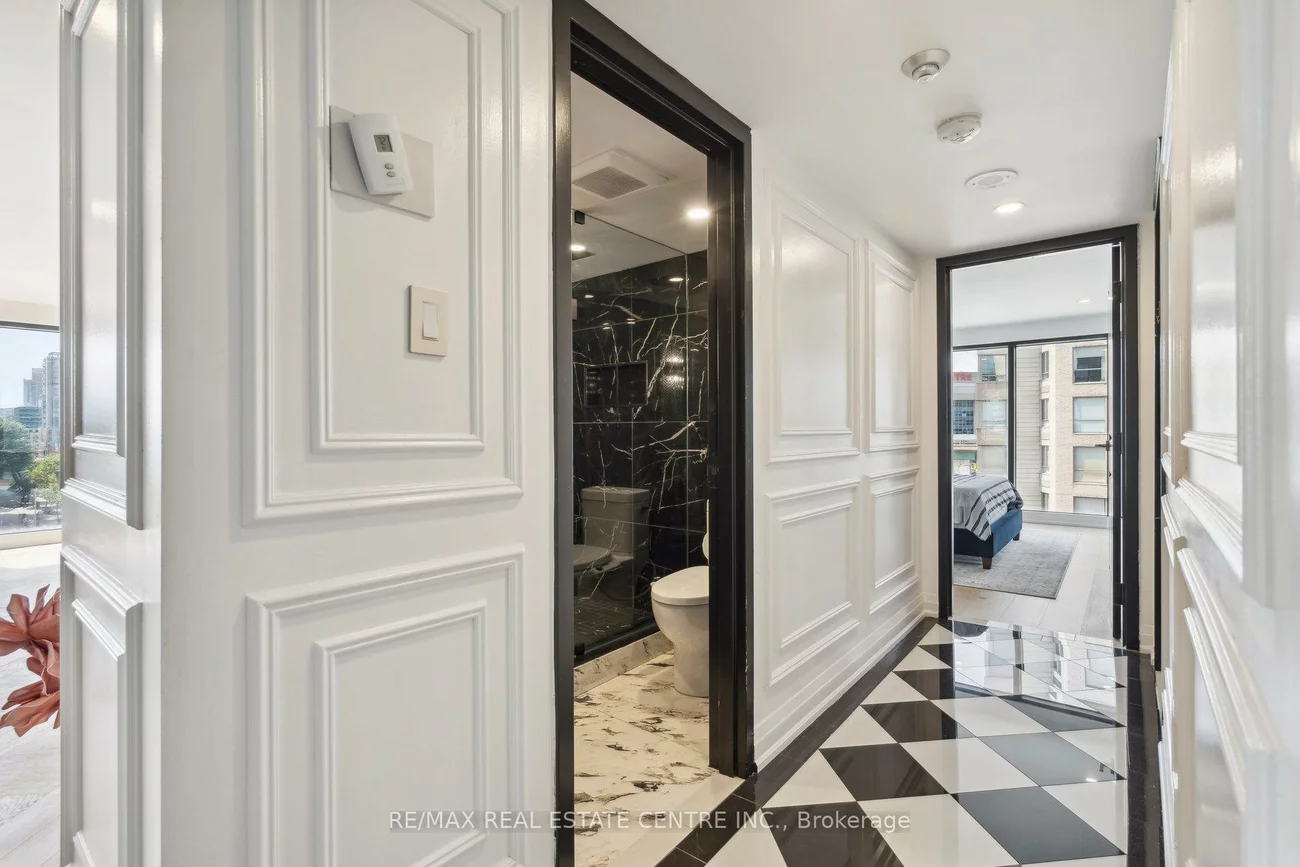 251, Queens, Waterfront Communities C1, Toronto