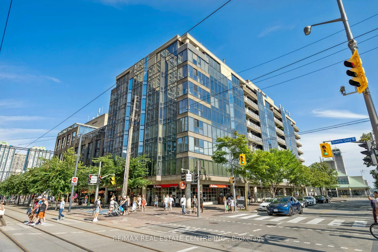 251, Queens, Waterfront Communities C1, Toronto