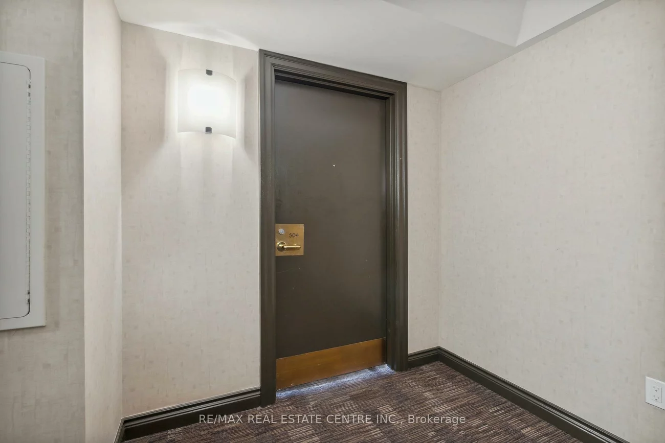 251, Queens, Waterfront Communities C1, Toronto