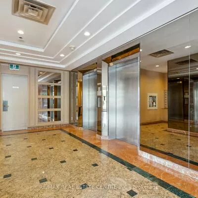 251, Queens, Waterfront Communities C1, Toronto