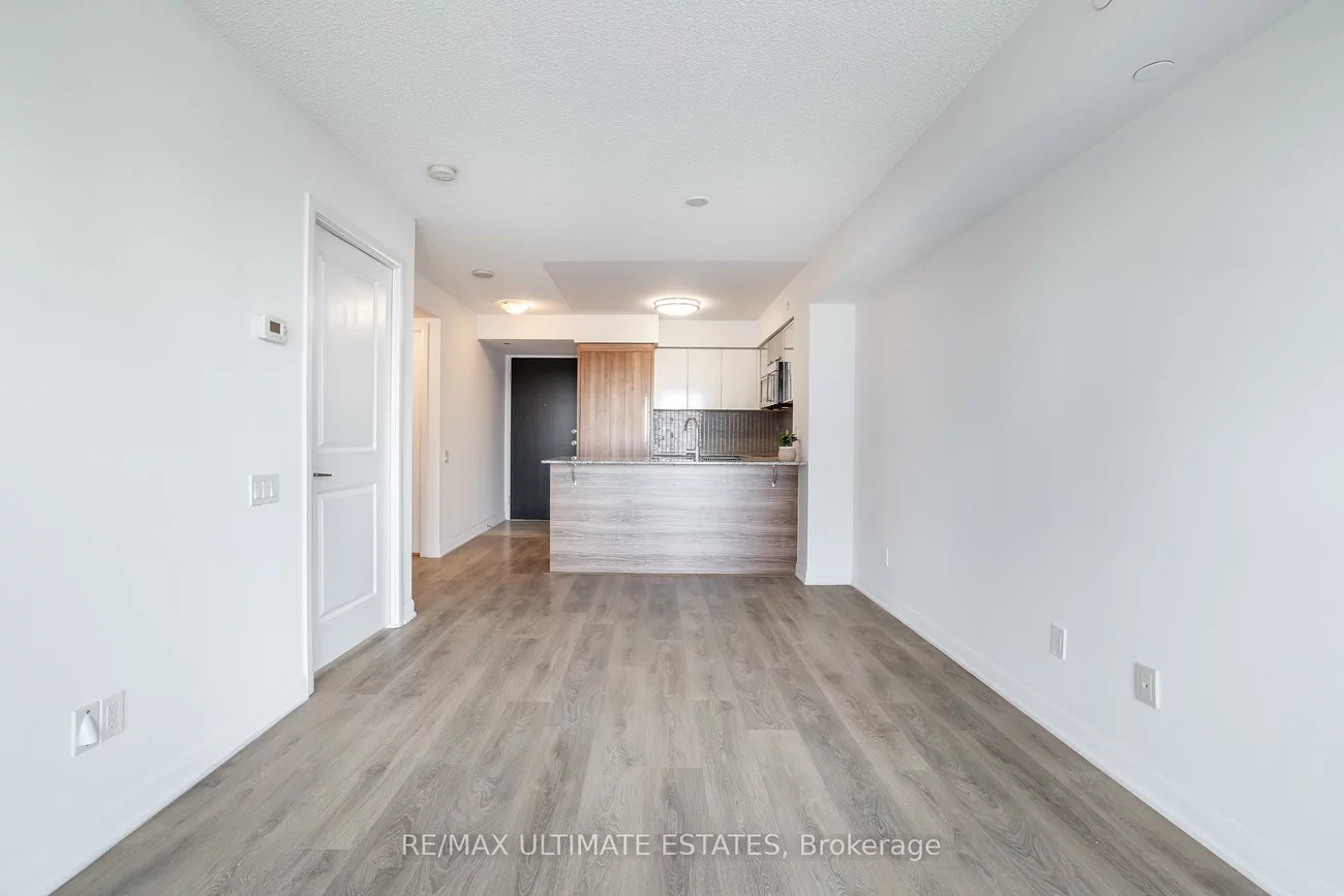 5168, Yonge, Willowdale West, Toronto