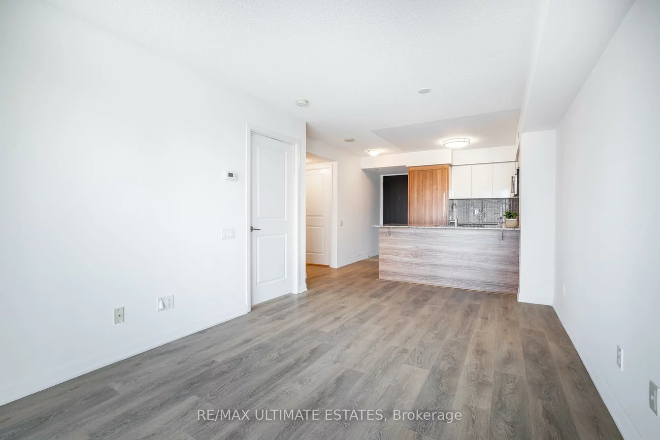 5168, Yonge, Willowdale West, Toronto