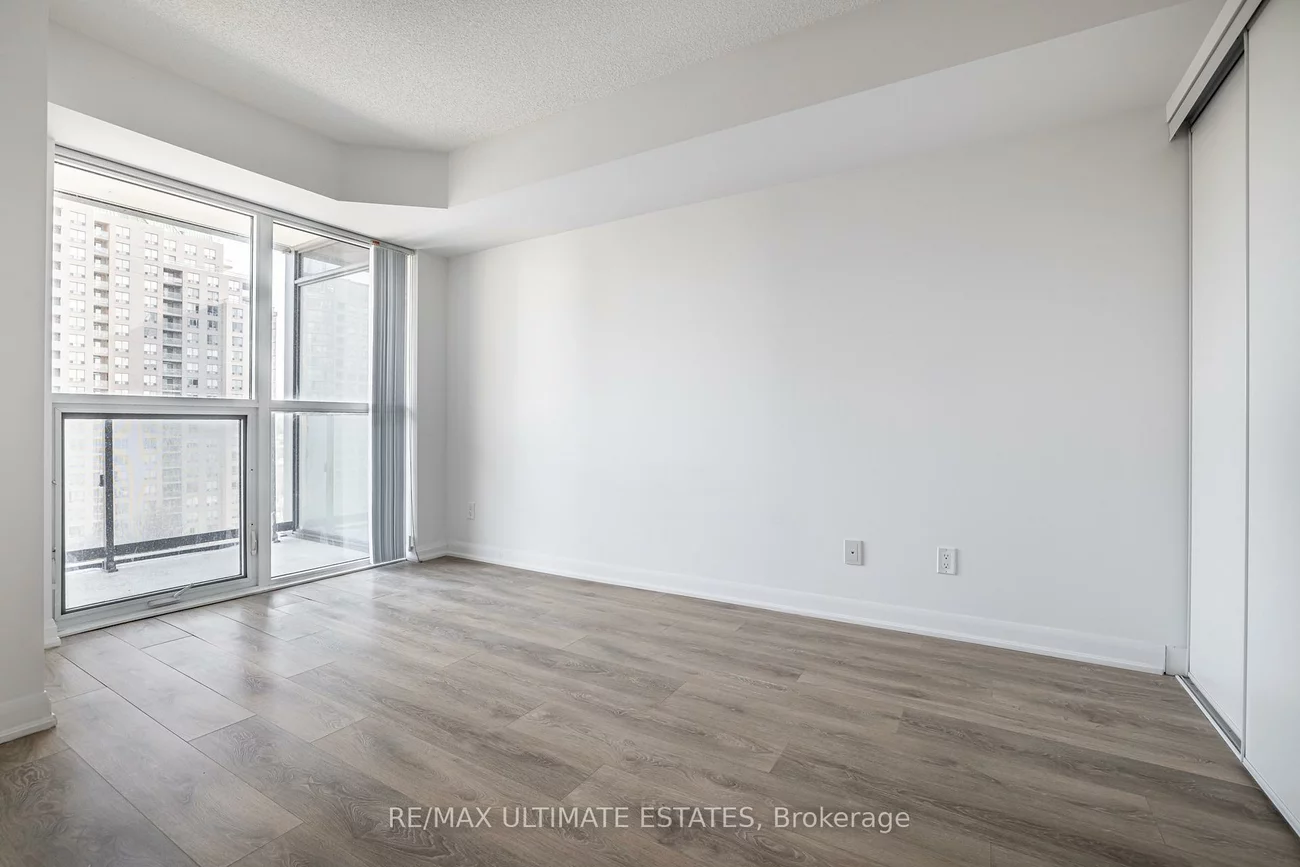 5168, Yonge, Willowdale West, Toronto