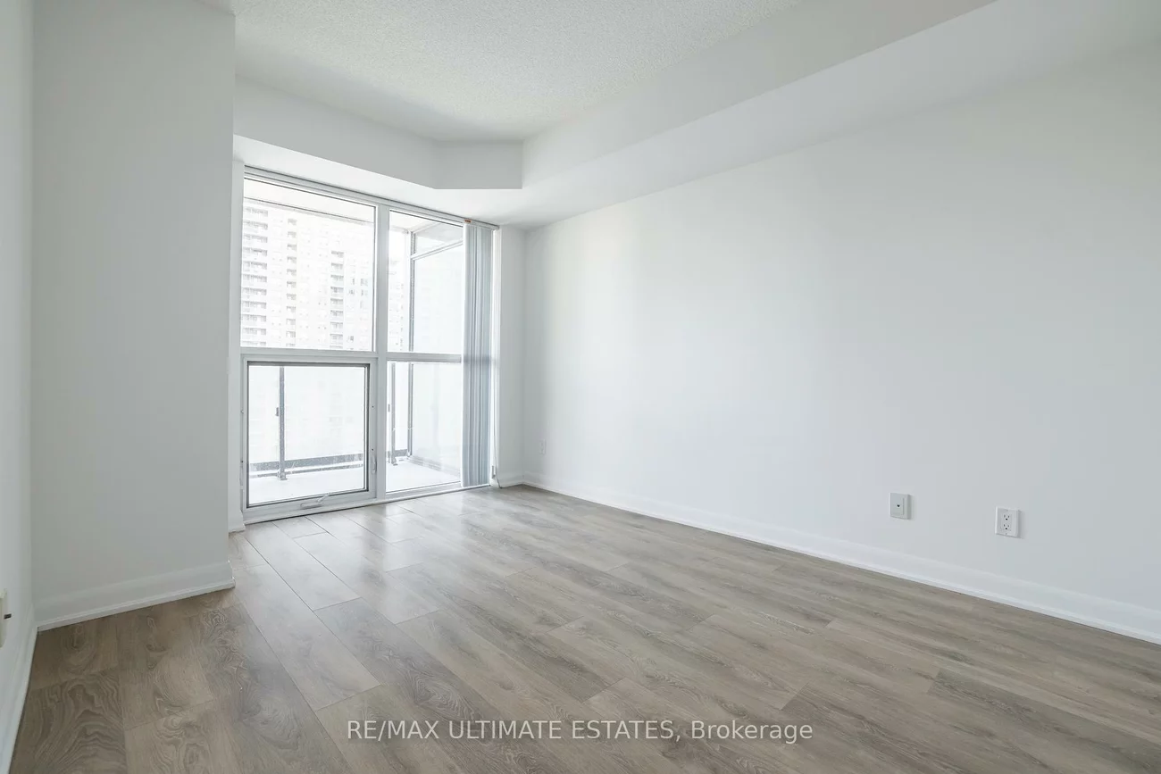 5168, Yonge, Willowdale West, Toronto