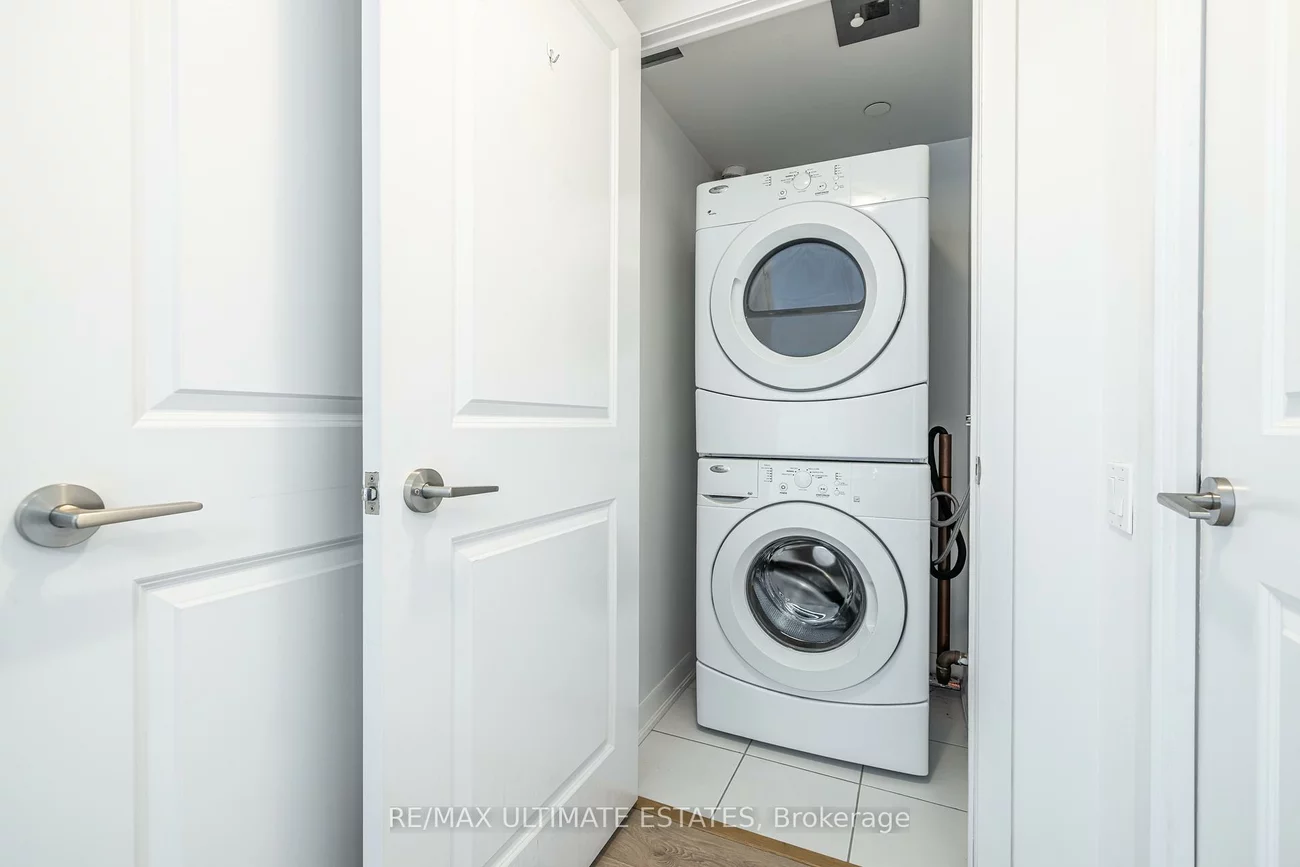 5168, Yonge, Willowdale West, Toronto