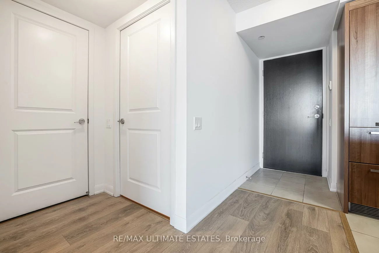 5168, Yonge, Willowdale West, Toronto