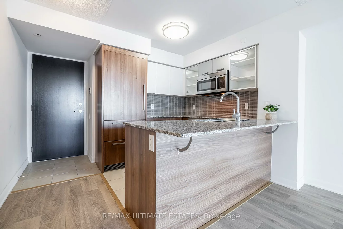 5168, Yonge, Willowdale West, Toronto