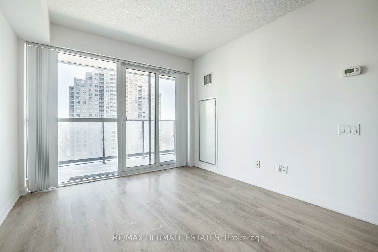 5168, Yonge, Willowdale West, Toronto