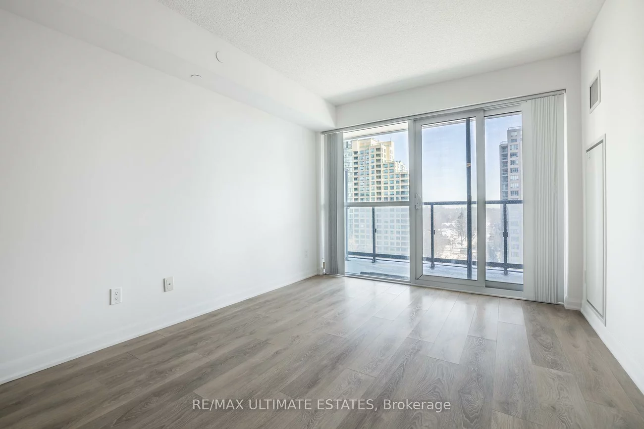 5168, Yonge, Willowdale West, Toronto